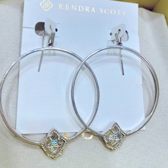 Kendra Scott Jewelry - Kendra Scott Elora Hoop Earrings